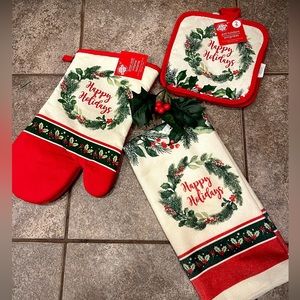 Christmas Holly Happy Holidays Kitchen Linen Set